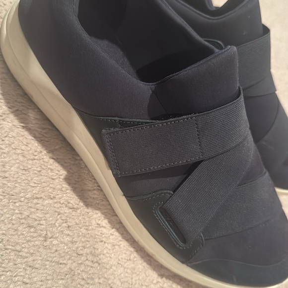 Tory Burch Sneakers - Picture 5 of 7